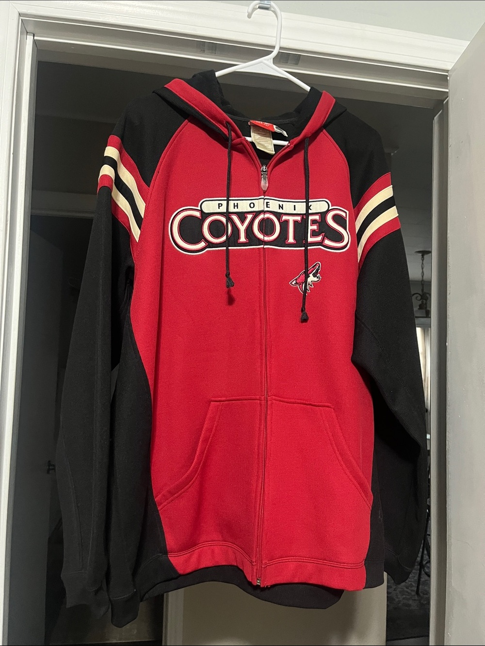 Phoenix Coyotes Red & Black Zip-Up Hoodie